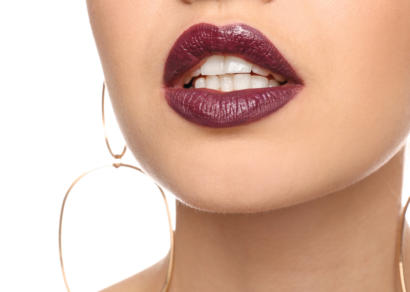 how to wear dark lipstick